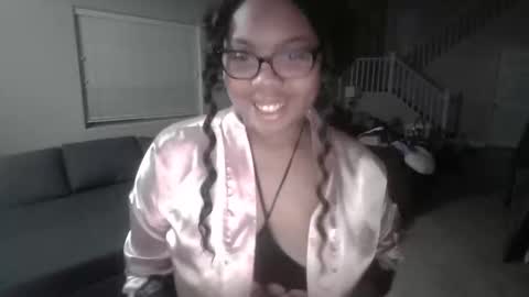 Snapshot of lusciouskoko chatting on 11-22-25, 11:09 Luscious Koko online show from 11-22-25, 11:09