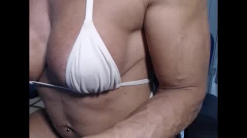 Snapshot of lusexyhot chatting on 01-11-25, 01:59 lusexyhot online show from 01-11-25, 01:59