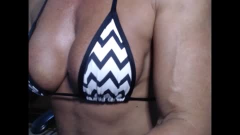 Snapshot of lusexyhot chatting on 01-31-25, 04:14 lusexyhot online show from 01-31-25, 04:14