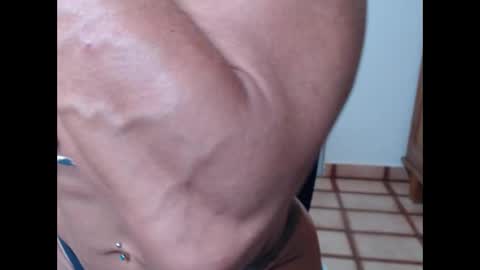 Snapshot of lusexyhot chatting on 12-05-25, 06:26 lusexyhot online show from 12-05-25, 06:26