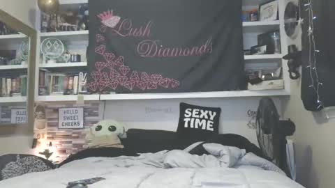Lush Diamonds online show from 02-13-25, 02:23