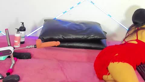 Lussie  online show from 10-26-25, 03:34