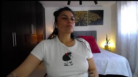 Snapshot of lust_mom chatting on 05-09-26, 06:57 Angela 3 online show from 05-09-26, 06:57