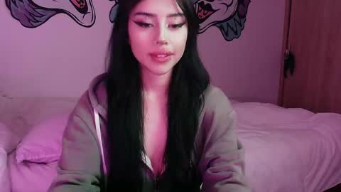 Snapshot of lustful_aprilx chatting on 12-05-24, 02:31 Valerie April online show from 12-05-24, 02:31