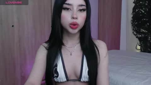 Snapshot of lustful_aprilx chatting on 01-09-26, 05:59 Valerie April online show from 01-09-26, 05:59