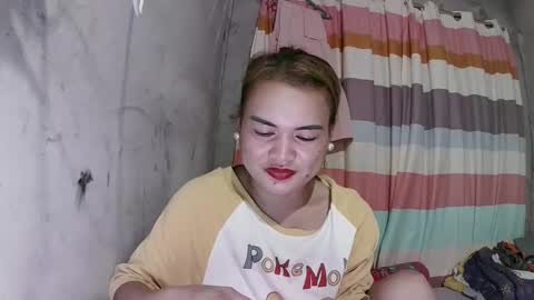 Snapshot of lusty_babe25 chatting on 10-22-25, 08:36 Flora Mae online show from 10-22-25, 08:36