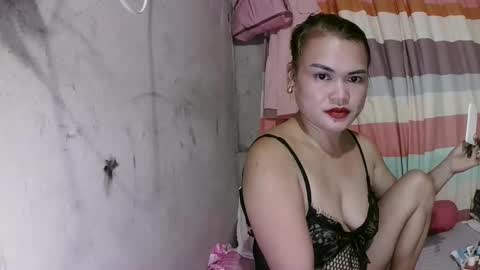 Snapshot of lusty_babe25 chatting on 10-26-25, 08:09 Flora Mae online show from 10-26-25, 08:09