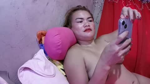 Snapshot of lusty_babe25 chatting on 12-04-25, 05:28 Flora Mae online show from 12-04-25, 05:28