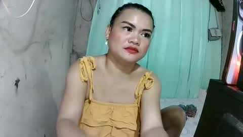 Snapshot of lusty_babe25 chatting on 06-11-26, 02:22 Flora Mae online show from 06-11-26, 02:22