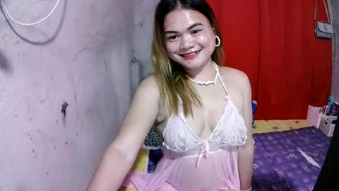Snapshot of lusty_babe25 chatting on 07-06-26, 03:58 Flora Mae online show from 07-06-26, 03:58