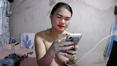 Snapshot of lusty_babe25 chatting on 07-19-26, 02:48 Flora Mae online show from 07-19-26, 02:48