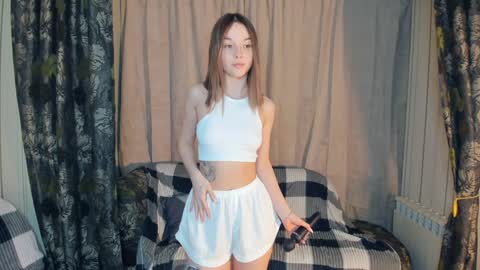 Snapshot of lusty_miss_di chatting on 01-22-25, 07:24 Isabel online show from 01-22-25, 07:24