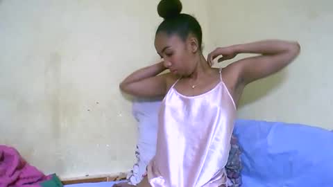 lutchia online show from 09-19-25, 06:52