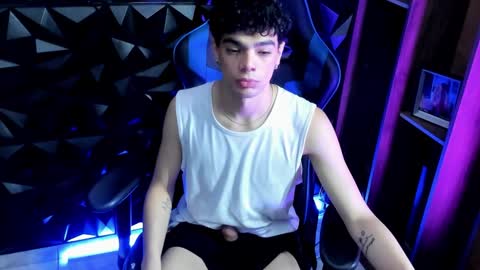 Snapshot of luuck_6 chatting on 02-16-26, 07:43 luuck online show from 02-16-26, 07:43