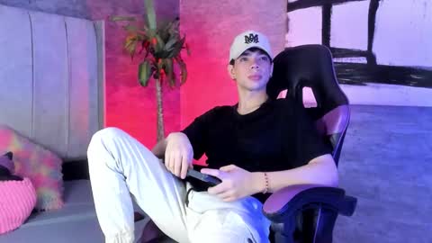 Snapshot of luuck_6 chatting on 02-24-26, 07:17 luuck online show from 02-24-26, 07:17