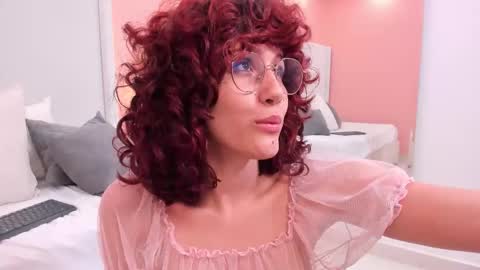 Snapshot of luucy_rose chatting on 10-31-25, 06:47 Lucy Rose  online show from 10-31-25, 06:47