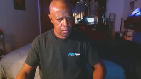 luv2edge55 online show from 12-01-25, 09:36