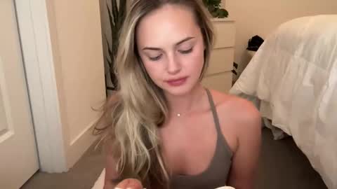 Aimee online show from 12-01-25, 03:00