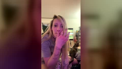 Snapshot of luvblossom9786 chatting on 04-02-26, 11:46 Hypnotic9786 online show from 04-02-26, 11:46