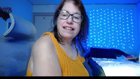 Snapshot of luvely_gurl chatting on 12-08-24, 06:33 Shauna online show from 12-08-24, 06:33