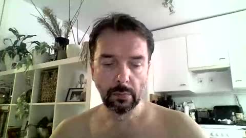 Snapshot of luvly chatting on 10-22-25, 08:47 Luvly online show from 10-22-25, 08:47