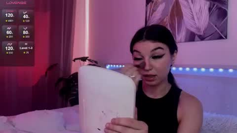 Veronica online show from 07-30-26, 12:04
