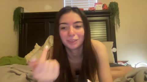 Snapshot of luvrxstarx chatting on 02-14-26, 11:12 luvrxstarx online show from 02-14-26, 11:12