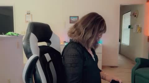 Britney online show from 11-30-25, 06:45