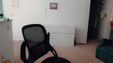 Britney online show from 12-21-25, 06:15