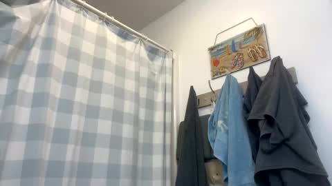 Snapshot of luvtobenude21 chatting on 11-13-25, 12:26 Joe and Sarah online show from 11-13-25, 12:26