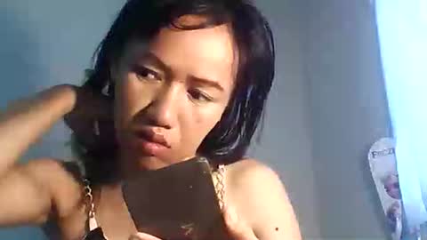 Snapshot of luvu4everxxx chatting on 10-14-25, 03:29 Bee Bee online show from 10-14-25, 03:29