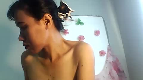 Bee Bee online show from 11-10-25, 01:48