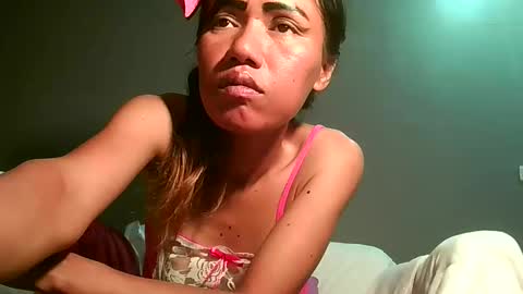 Bee Bee online show from 05-17-26, 03:30