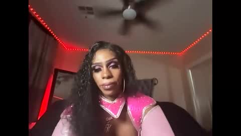 luvvlee online show from 11-01-25, 12:07