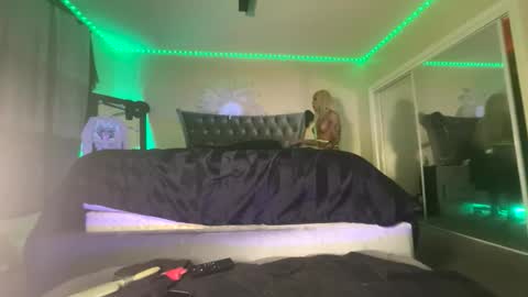 luvvlee online show from 03-15-26, 03:29