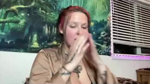 luvvvmia online show from 04-12-26, 03:22