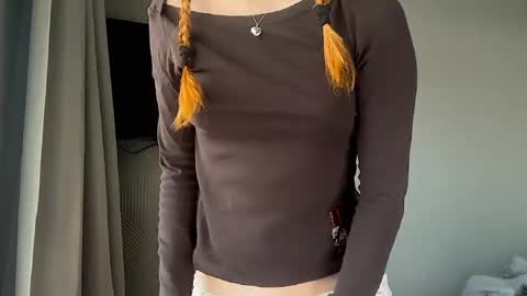 Snapshot of lux_angel chatting on 06-08-26, 12:36 lux_angel online show from 06-08-26, 12:36