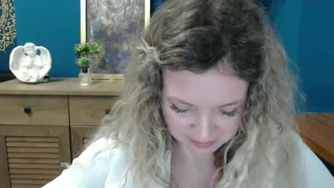 Snapshot of luxdonna chatting on 05-25-26, 07:36 Donna online show from 05-25-26, 07:36