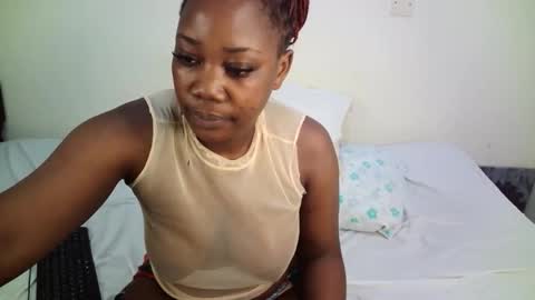 Snapshot of luxe_mami chatting on 05-20-26, 02:07 LINA online show from 05-20-26, 02:07