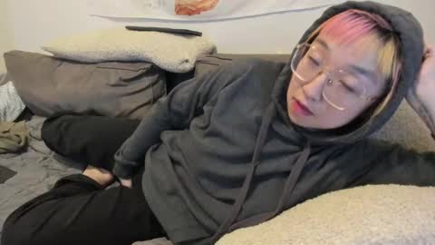 Snapshot of luxgray chatting on 12-04-24, 03:15 LuxGray online show from 12-04-24, 03:15