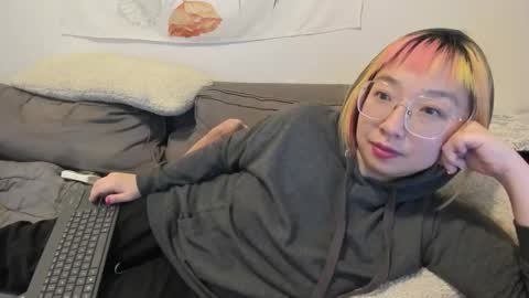 Snapshot of luxgray chatting on 12-04-24, 06:22 LuxGray online show from 12-04-24, 06:22