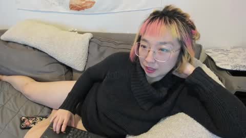 Snapshot of luxgray chatting on 12-14-24, 01:28 LuxGray online show from 12-14-24, 01:28