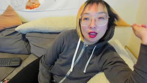 Snapshot of luxgray chatting on 02-12-25, 03:51 LuxGray online show from 02-12-25, 03:51