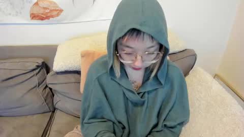 Snapshot of luxgray chatting on 03-03-25, 12:59 LuxGray online show from 03-03-25, 12:59