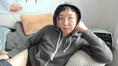 Snapshot of luxgray chatting on 12-15-25, 08:13 LuxGray online show from 12-15-25, 08:13