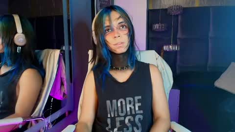 Snapshot of luxiel_ chatting on 04-27-26, 09:02 Luxiel 3 online show from 04-27-26, 09:02