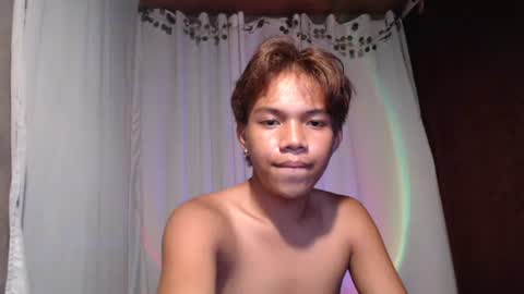 Snapshot of luxirfy_xx chatting on 05-24-26, 07:19 luxirfy online show from 05-24-26, 07:19