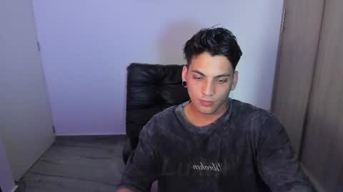 Snapshot of luxrx chatting on 06-29-26, 05:57 luxrx online show from 06-29-26, 05:57