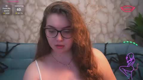 luxsopphia_ online show from 10-30-25, 08:20