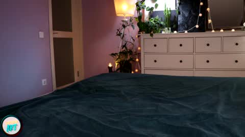 Snapshot of luxureart chatting on 02-17-25, 10:47 LuxureArt online show from 02-17-25, 10:47